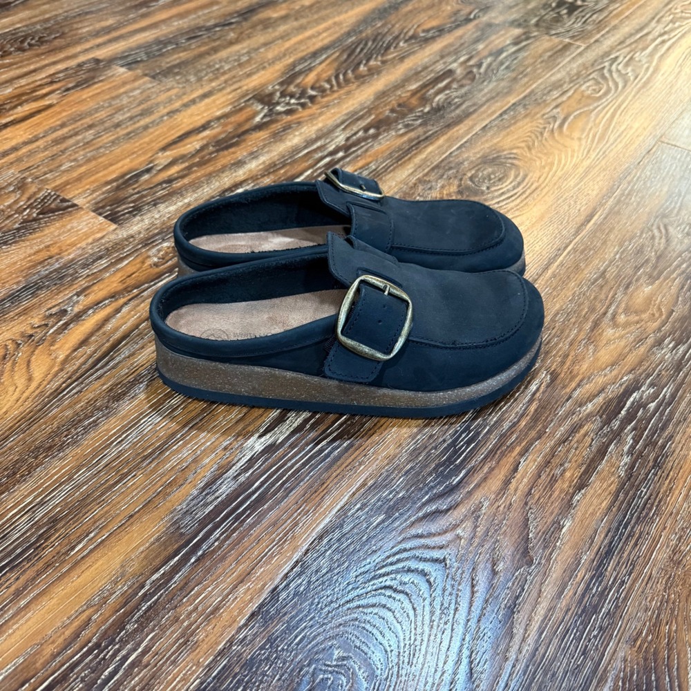 White Mountain Footbeds Black Nubuck Leather Buckle Clogs Mules Womens Size 8